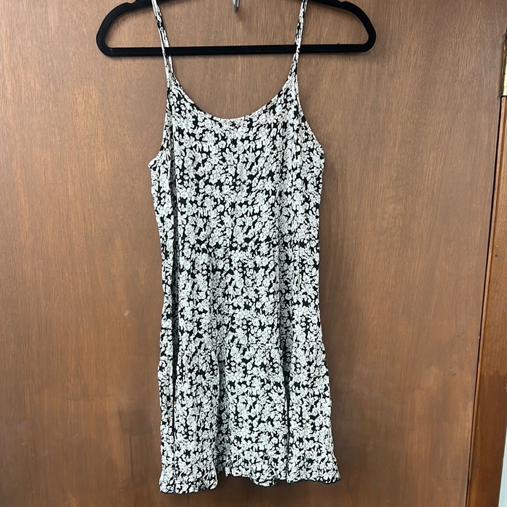 Miss Daisy Black and White Floral Spaghetti Strap Mini Sundress. Size S.